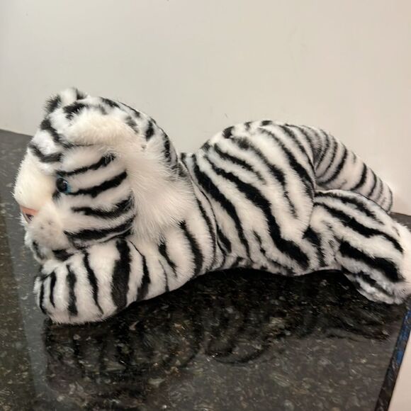 Siegfried & Roy Titan White Siberian Tiger by at the Mirage - Picture 4 of 9